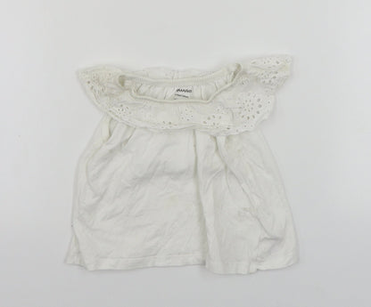 Additional front view of Primark girls’ white basic t-shirt, size 2-3, years