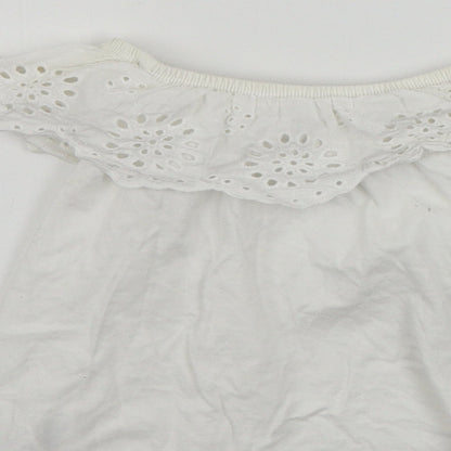 Brand and care label for Primark girls’ white basic t-shirt, size 2-3, years