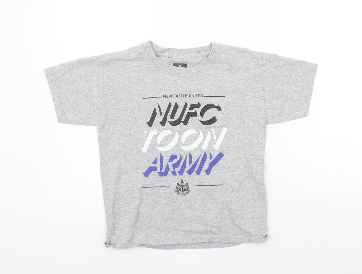 Front view of Newcastle United boys’ grey basic t-shirt, size S