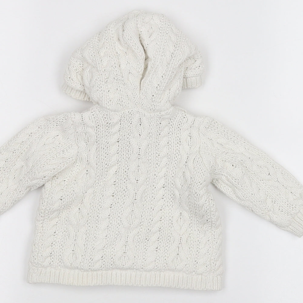 Brand and care label for Tu Baby White Jacket, size 3-6, Months