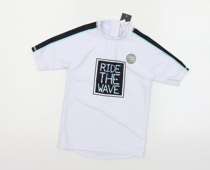 George Boys White   Basic T-Shirt Size 6-7 Years  - Surf top