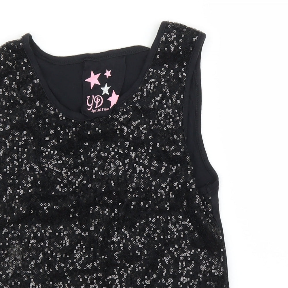 Close-up detail of Young Dimension girls’ black basic blouse, size 11, years