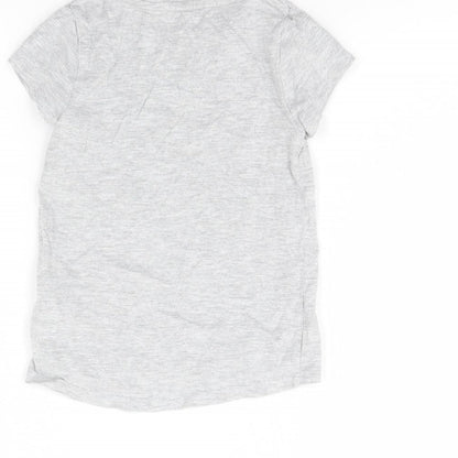Brand and care label for F&F girls’ grey basic t-shirt, size 2, years