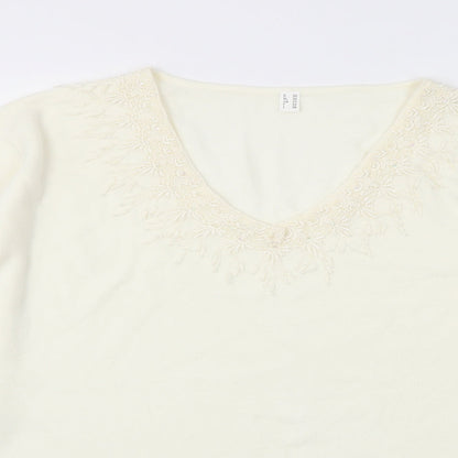 Womens UK Size 24 Preworn Ivory Basic T-Shirt