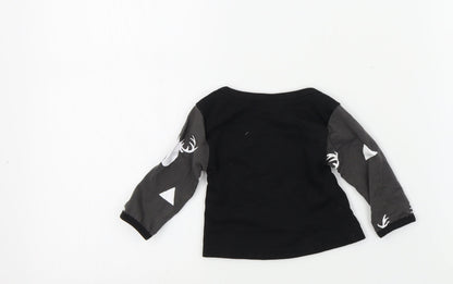 Preworn Boys Black Colourblock  Basic T-Shirt Size 6-9 Months