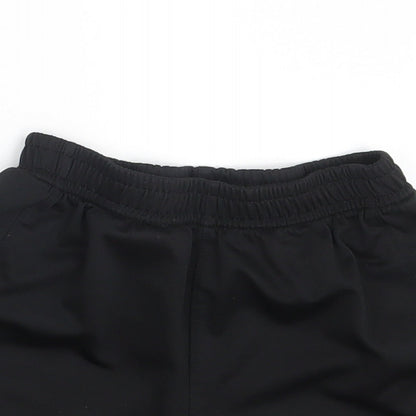 Umbro Boys Black   Sweat Shorts Size 6-7 Years - Waist 16in