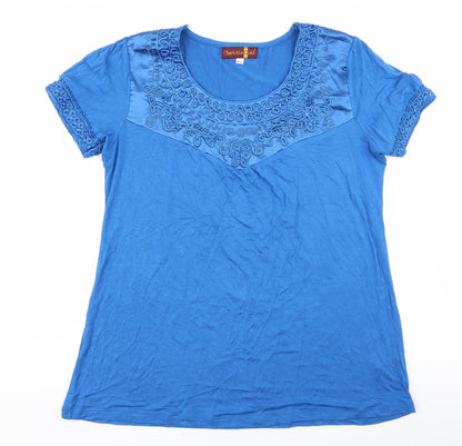 charlotte cold Womens Blue Geometric  Basic T-Shirt Size M