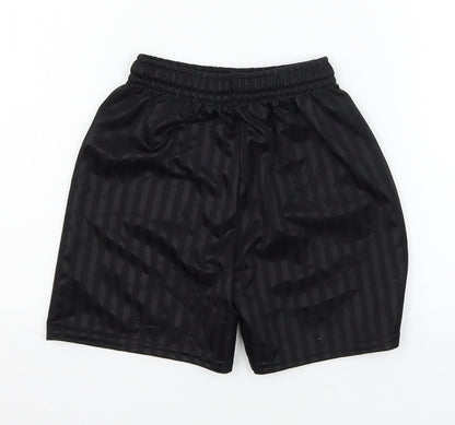 Preworn Boys Black Striped Denim Sweat Shorts Size 5-6 Years