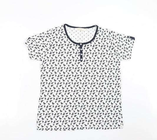 EWM Womens White   Basic T-Shirt Size M  - boat pattern