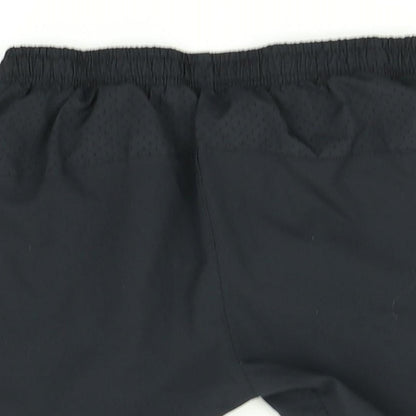 Umbro Boys Black   Sweat Shorts Size 11 Years - Football shorts