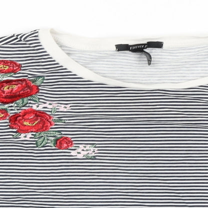 FOREVER 21 Womens Black Striped  Cropped T-Shirt Size S