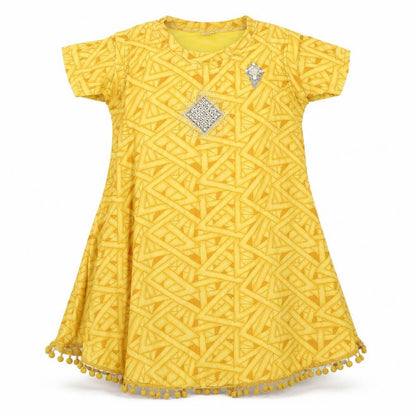 Front view of Preworn girls’ yellow geometric tunic t-shirt, size L