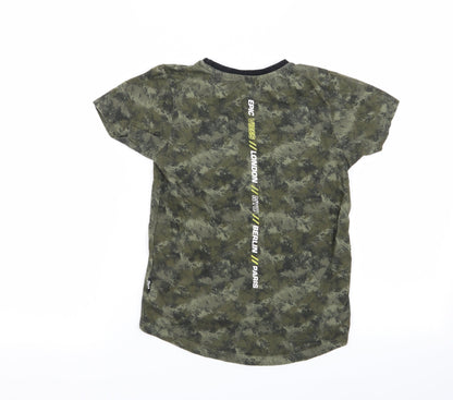 Primark Boys Green Geometric  Basic T-Shirt Size 7-8 Years