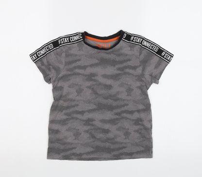 Matalan Boys Grey Camouflage  Basic T-Shirt Size 7 Years
