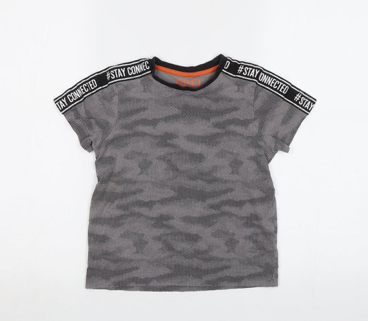 Matalan Boys Grey Camouflage  Basic T-Shirt Size 7 Years