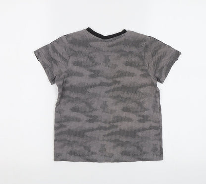 Matalan Boys Grey Camouflage  Basic T-Shirt Size 7 Years