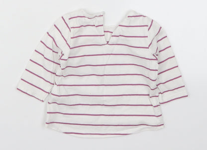 Preworn Girls White Striped  Basic T-Shirt Size 3-6 Months  - Love Heart