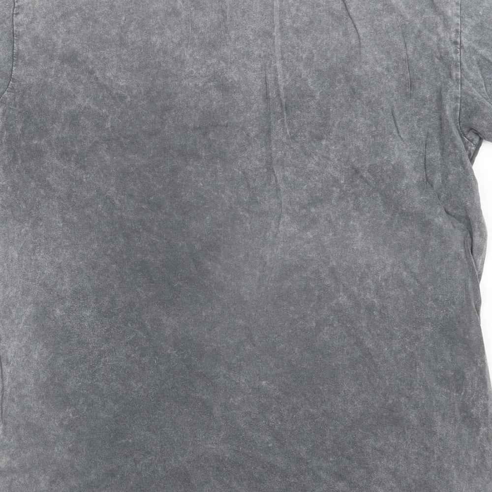 Mens UK Size S Cedar Wood State Grey  T-Shirt