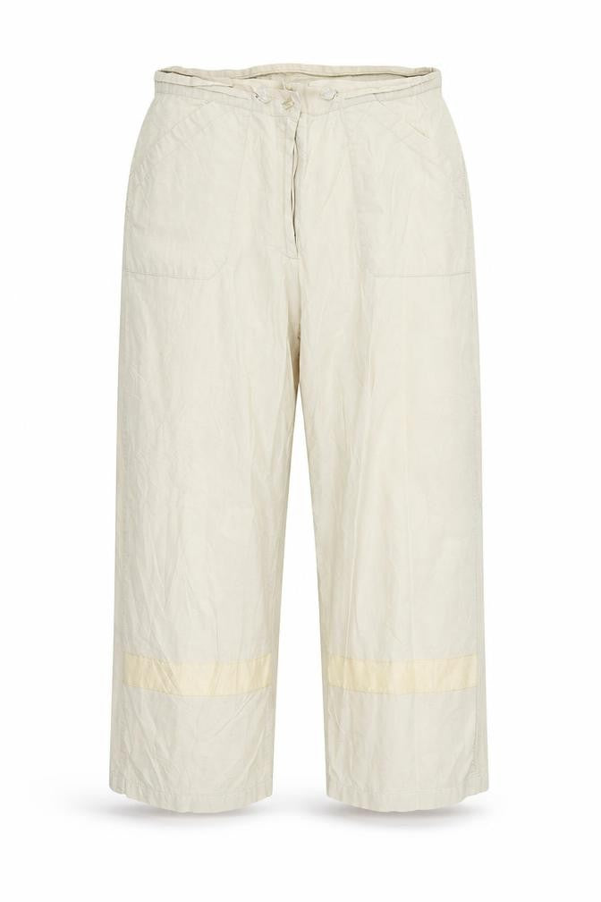 Womens UK Size 32 in Preworn Regular Fit Cropped Beige Trousers