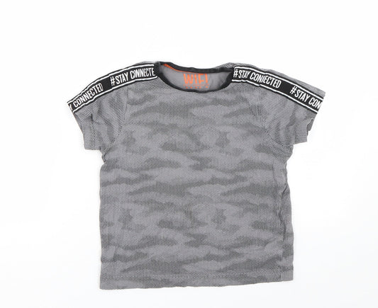 Matalan Boys Grey Camouflage  Basic T-Shirt Size 7 Years