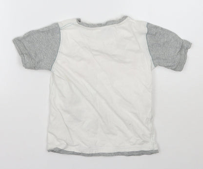 Cherokee Boys White   Basic T-Shirt Size 4-5 Years