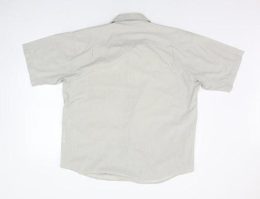 Outdoors scene Mens Grey Striped   Button-Up Size L