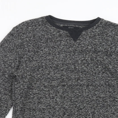 Close-up detail of ACW men’s grey pullover sweatshirt, size M