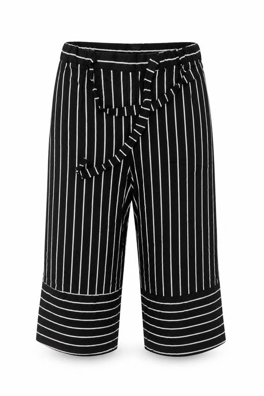 Womens UK Size 12 INTUITION Regular Fit Cropped Black Trousers