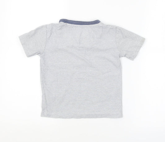 Preworn Boys Blue Striped  Basic T-Shirt Size 4-5 Years