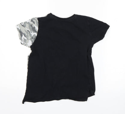 Primark Boys Multicoloured Camouflage  Basic T-Shirt Size 7-8 Years