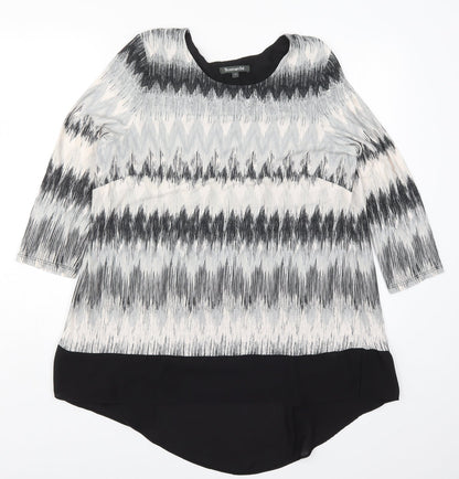 Bonmarché Womens Grey Geometric  Basic T-Shirt Size 14  - Zig Zag