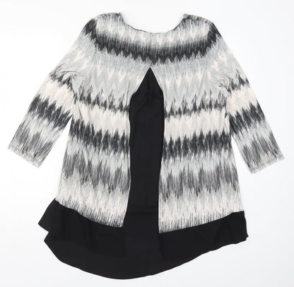 Bonmarché Womens Grey Geometric  Basic T-Shirt Size 14  - Zig Zag