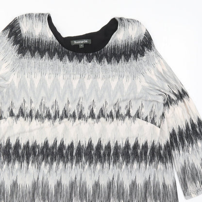 Bonmarché Womens Grey Geometric  Basic T-Shirt Size 14  - Zig Zag