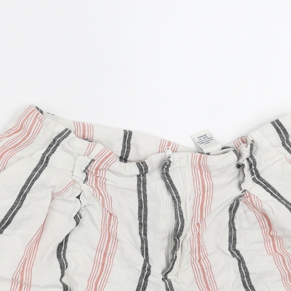 FOREVER 21 Womens White Striped  Hot Pants Shorts Size L