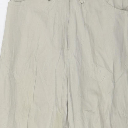 Womens UK Size 32 in Preworn Regular Fit Cropped Green Trousers