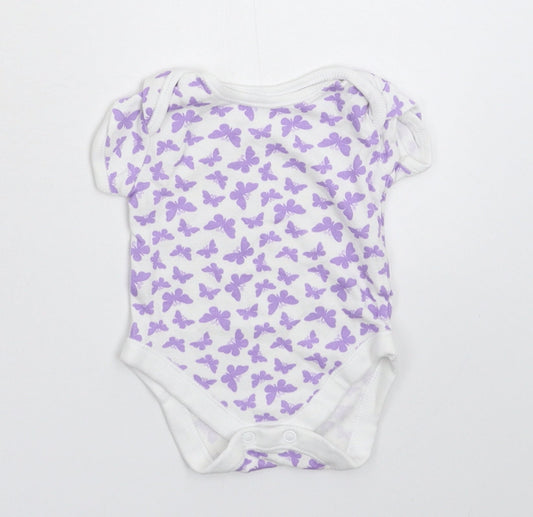 George Baby White   Babygrow One-Piece Size Newborn