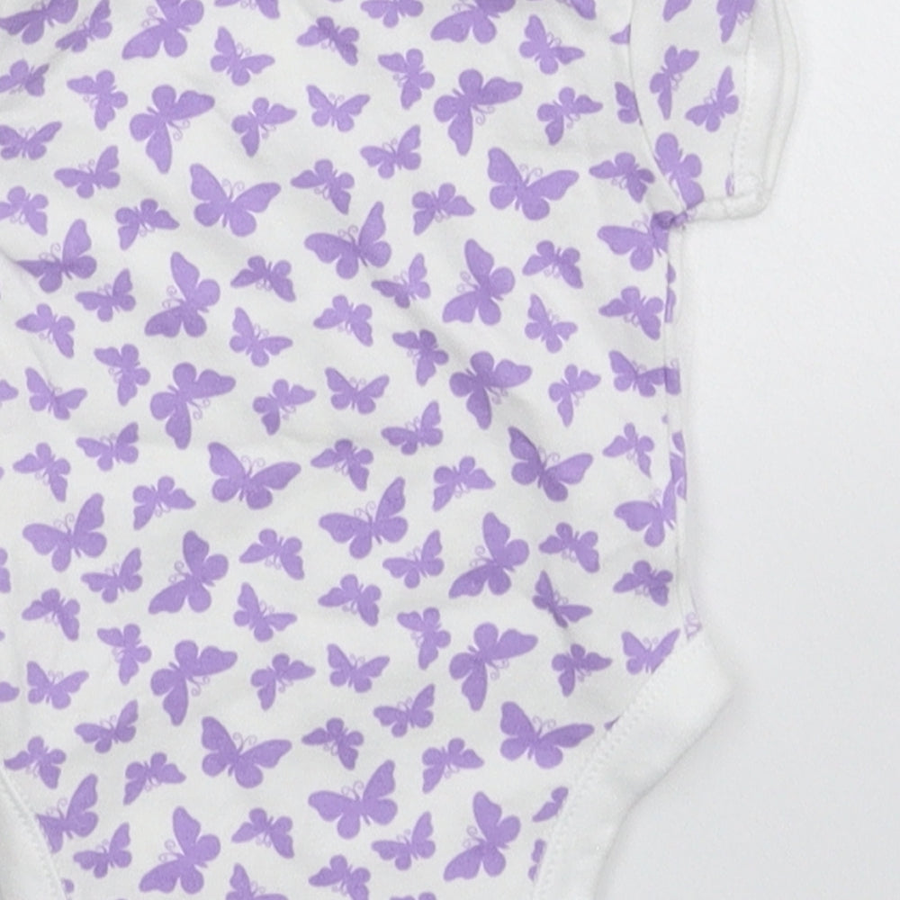 George Baby White   Babygrow One-Piece Size Newborn