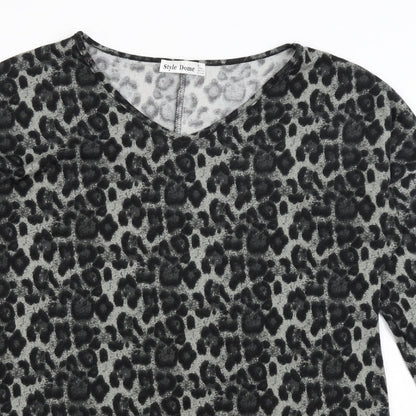 Style Dome Womens Grey Animal Print  Basic T-Shirt Size 12