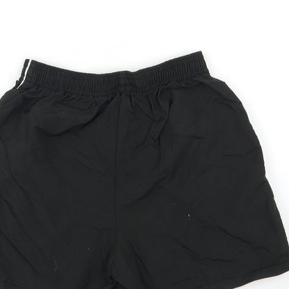 Umbro Boys Black   Sweat Shorts Size 6-7 Years