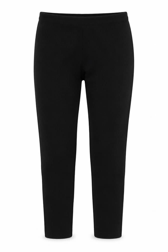 Front view of Latitia Mem women’s black capri leggings, size M, 29-inch leg