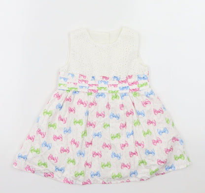 Preworn Girls White Geometric  A-Line  Size 9-12 Months