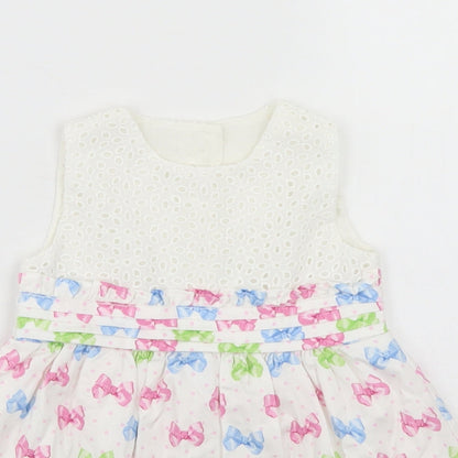 Preworn Girls White Geometric  A-Line  Size 9-12 Months