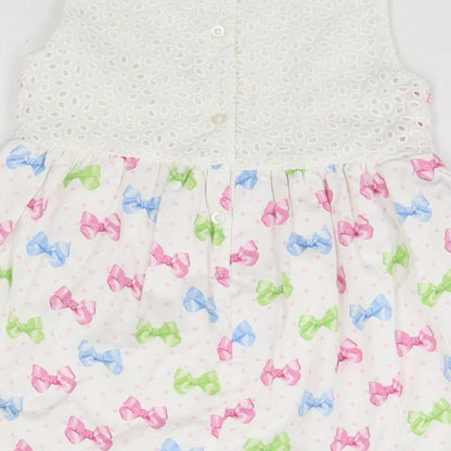 Preworn Girls White Geometric  A-Line  Size 9-12 Months