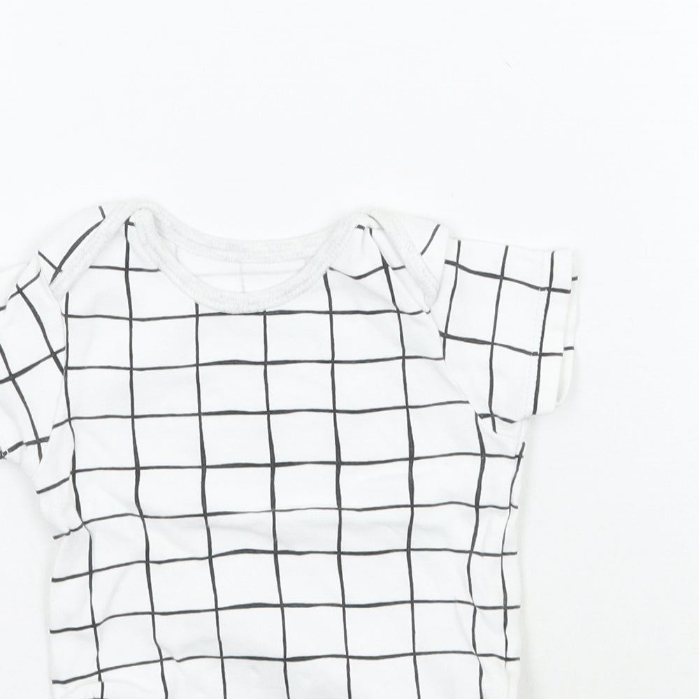 George Baby White Check  Babygrow One-Piece Size 6-9 Months