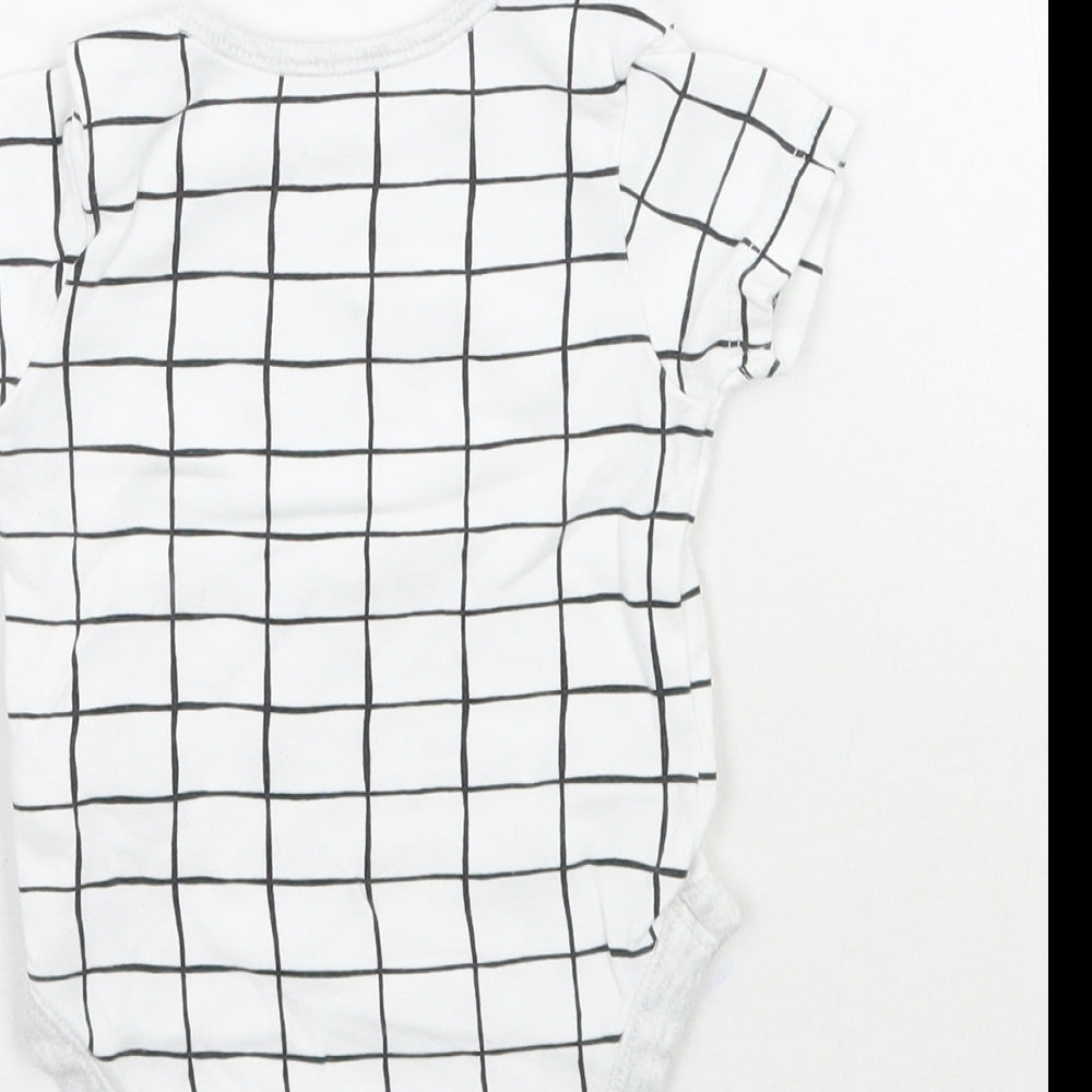 George Baby White Check  Babygrow One-Piece Size 6-9 Months