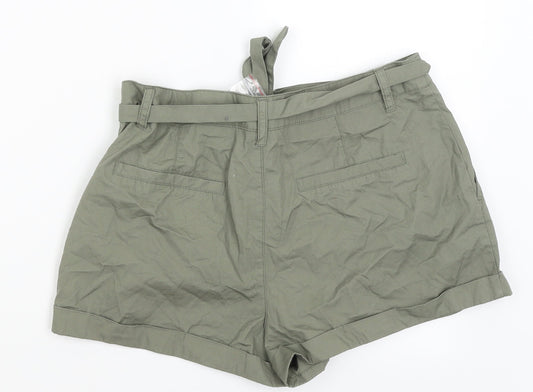 FOREVER 21 Womens Green   Hot Pants Shorts Size M