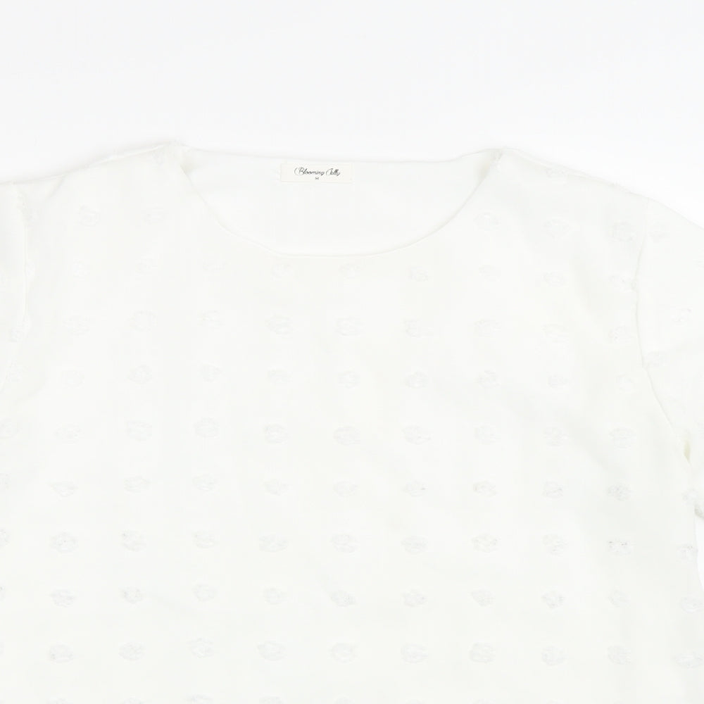 Close-up detail of Bloomin Jelly women’s white polka dot basic t-shirt, size M