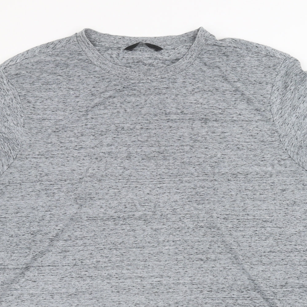 Close-up detail of Very girls’ grey basic t-shirt, size 3XL