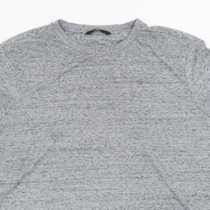 Close-up detail of Very girls’ grey basic t-shirt, size 3XL