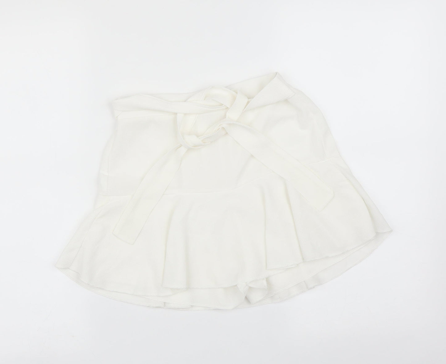 I SAW IT FIRST Womens White   Paperbag Shorts Size 8